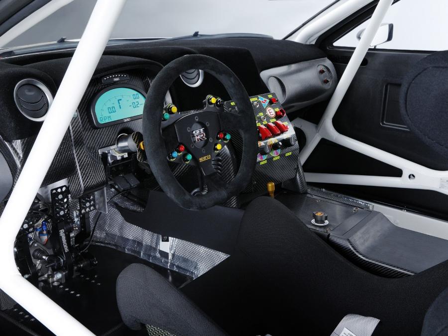  Nissan GT-R GT3 by Nismo 2012 года  (фото 7 из 14)